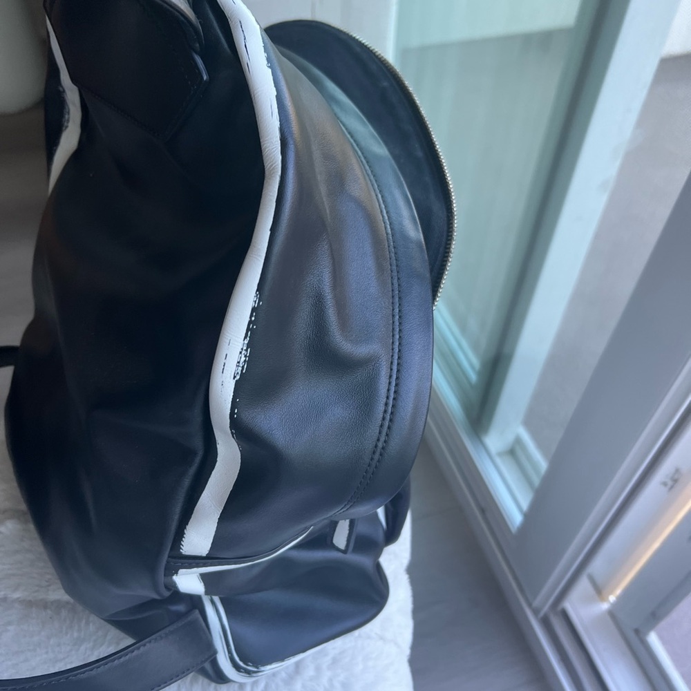 Givenchy graffiti backpack - Picture 12 of 14
